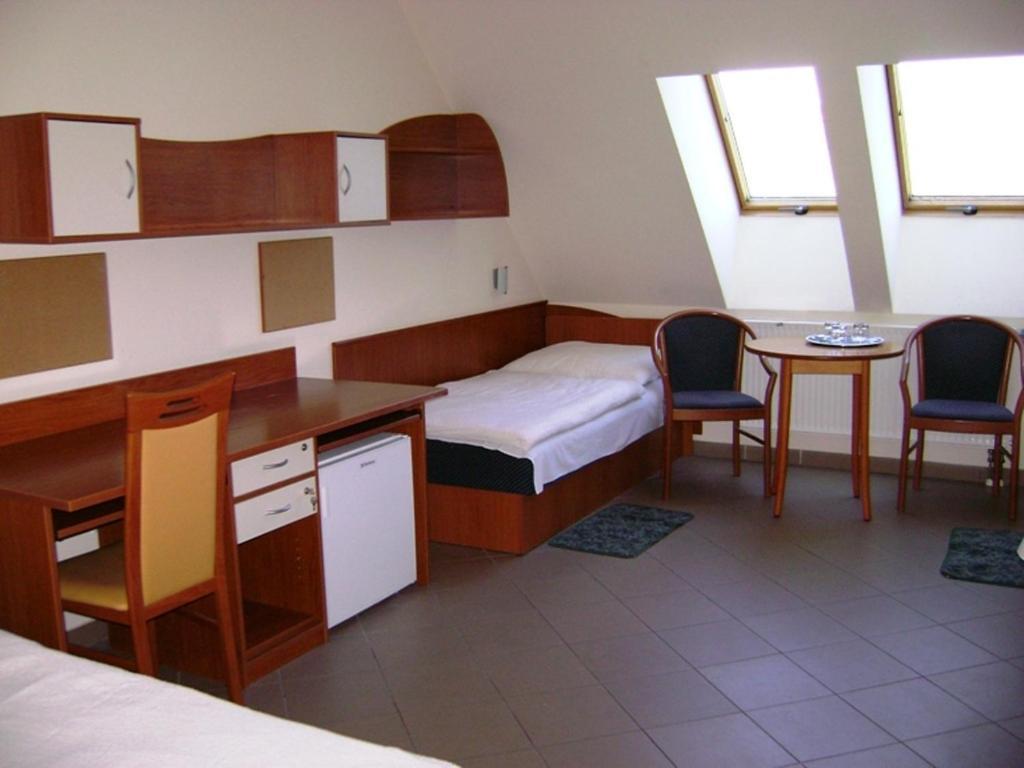 Karoly Robert Diakhotel Gyöngyös Стая снимка