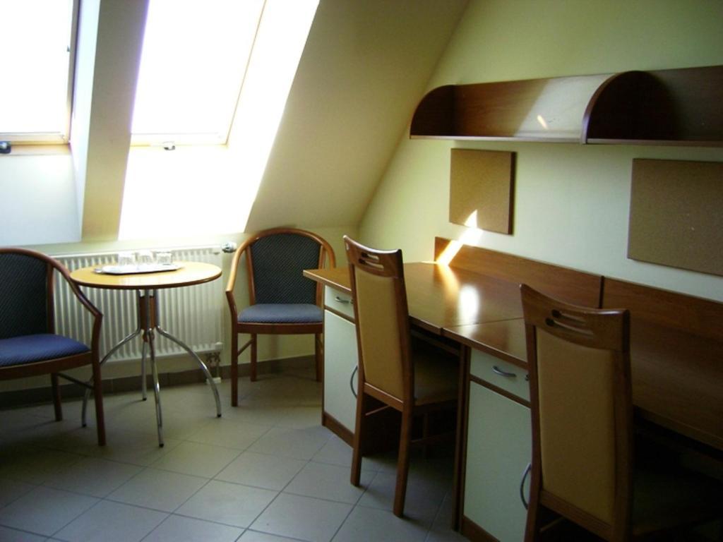 Karoly Robert Diakhotel Gyöngyös Стая снимка
