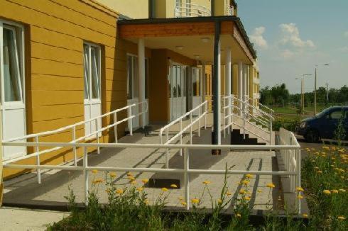 Karoly Robert Diakhotel Gyöngyös Екстериор снимка