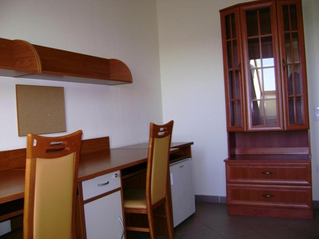 Karoly Robert Diakhotel Gyöngyös Екстериор снимка
